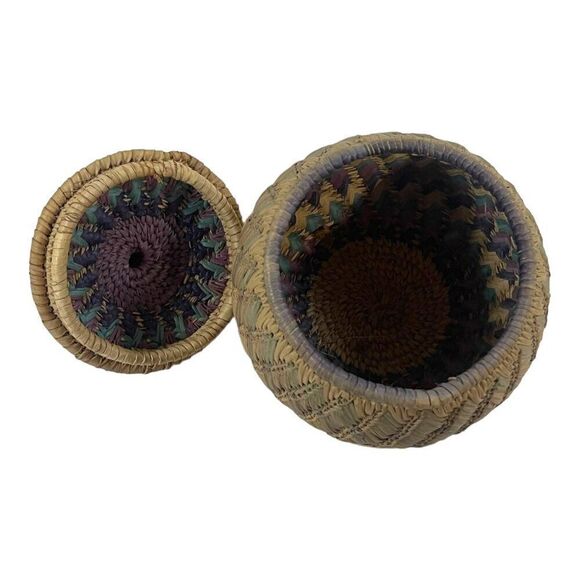 Handwoven Papago Herb Basket With Lid 5"x4.5" Soutwest Rustic Storage Container - Picture 2 of 6
